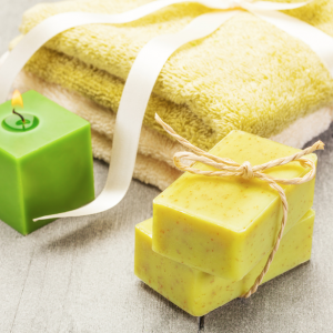 5 Great Christmas Presents To Buy For a New Mum